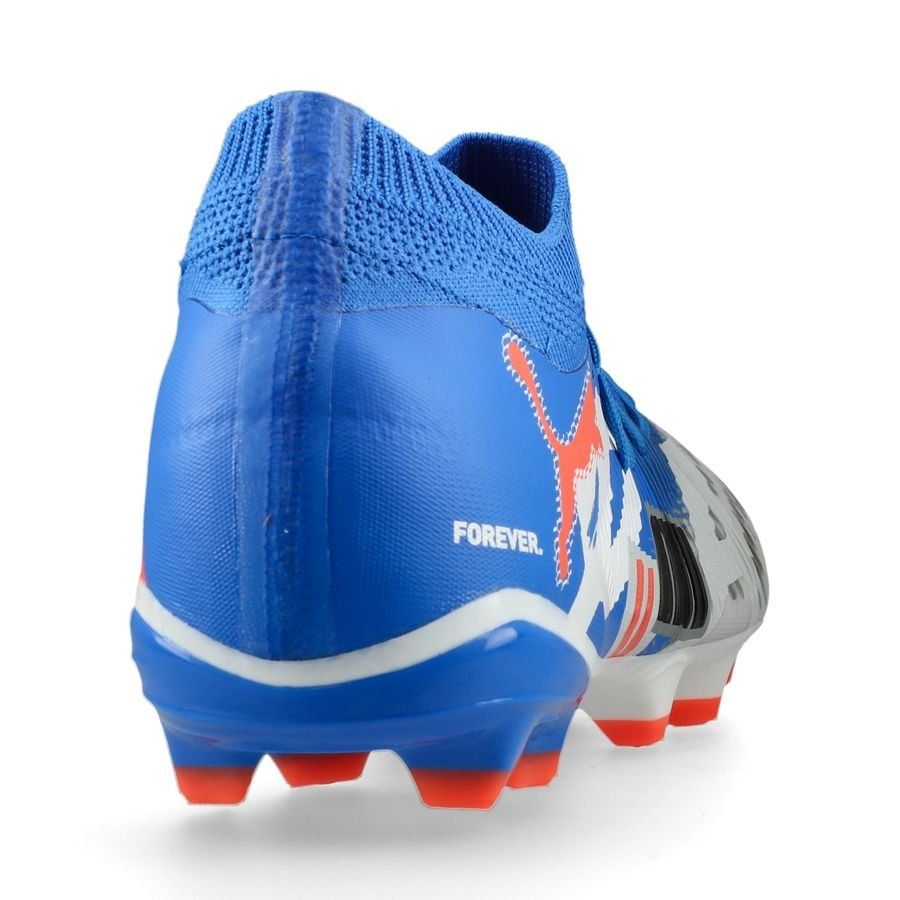 PUMA Future 8 Match FG/AG Forever - Blanc/Bleu/Gris/Noir/Glowing Red ÉDITION LIMITÉE