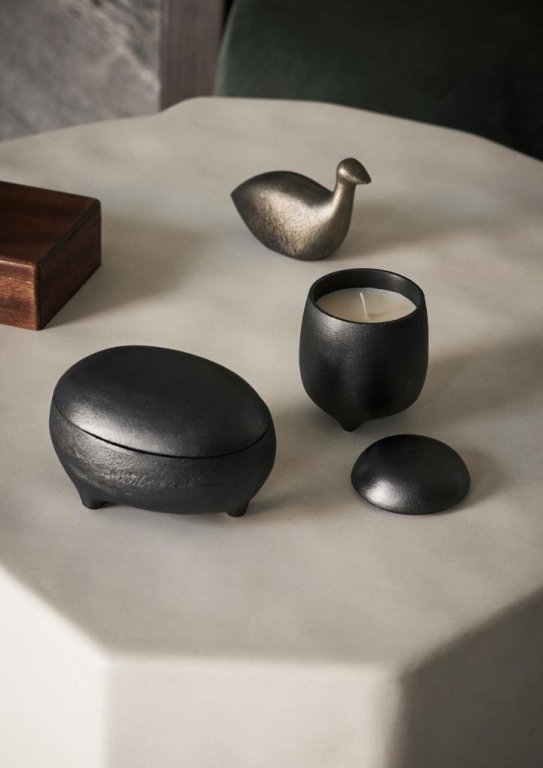 Ferm Living Evoke geurkaars zwart aluminium