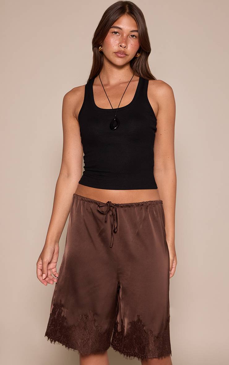 Short Long En Satin Avec Détails En Dentelle