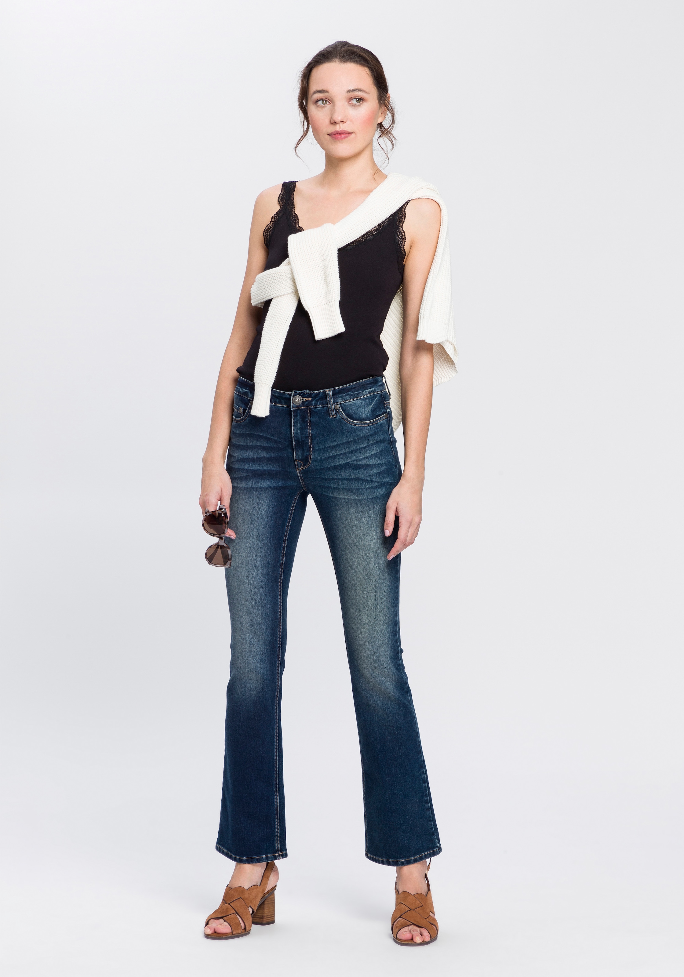 Arizona Bootcut-Jeans »Baby Bootcut«, leicht ausgestelltes Bein,  hohe Leibhöhe