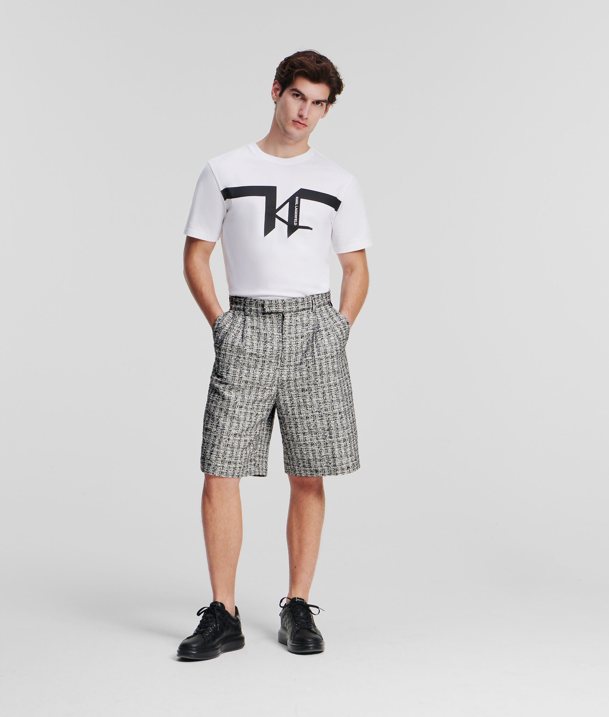 SHORT EN BOUCLÉ