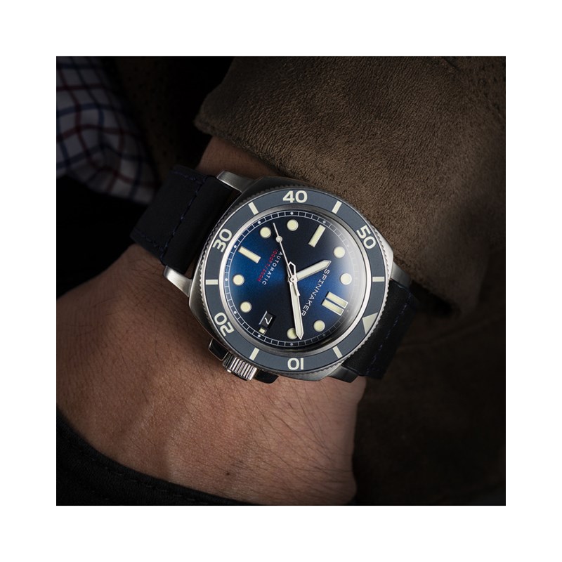 Montre homme automatique japonais Spinnaker - Bracelet cuir véritable - 3 aiguilles avec date, verre saphir