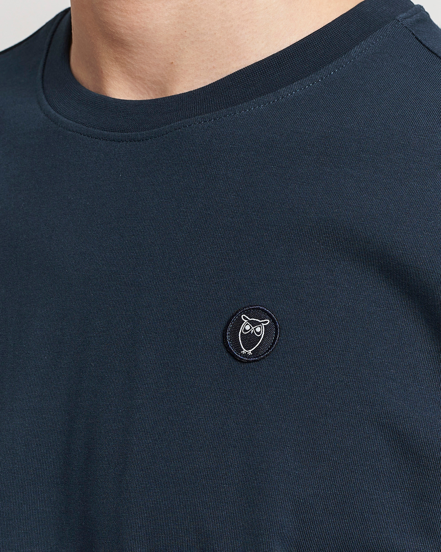 KnowledgeCotton Apparel Loke Badge T-Shirt Total Eclipse