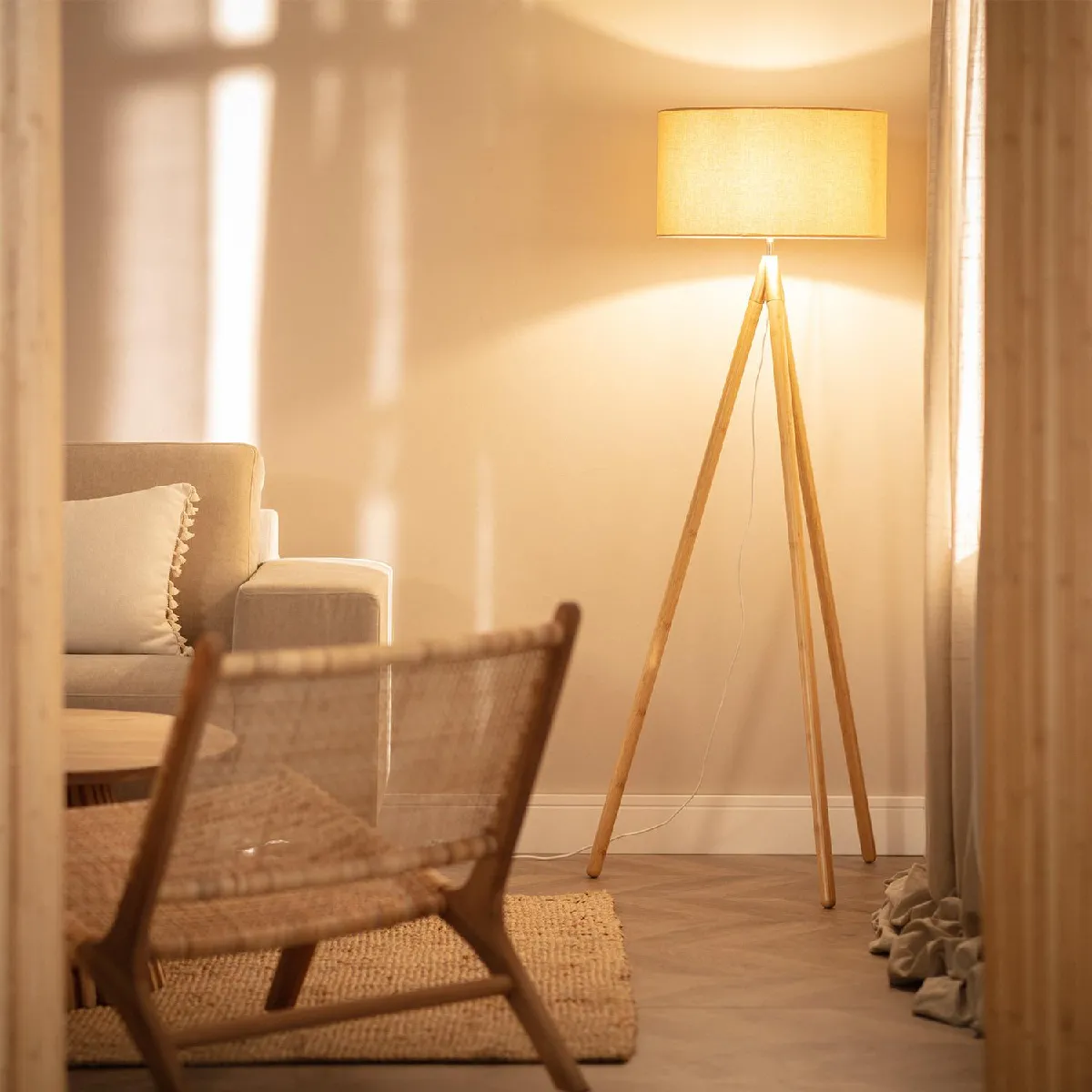 Ledkia Lampadaire Bois Tissu Wolby