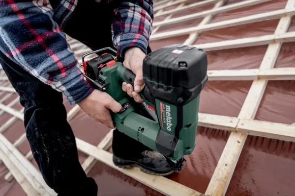 Metabo NFR 18 LTX 90 BL - Sømmaskine - ledningfri - intet batteri, ingen oplader - 18 V - SOLO