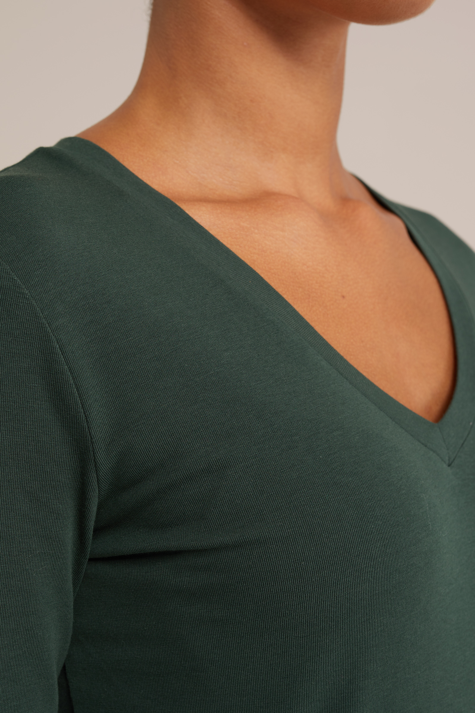 T-shirt met V-hals WE Fashion Mosgroen