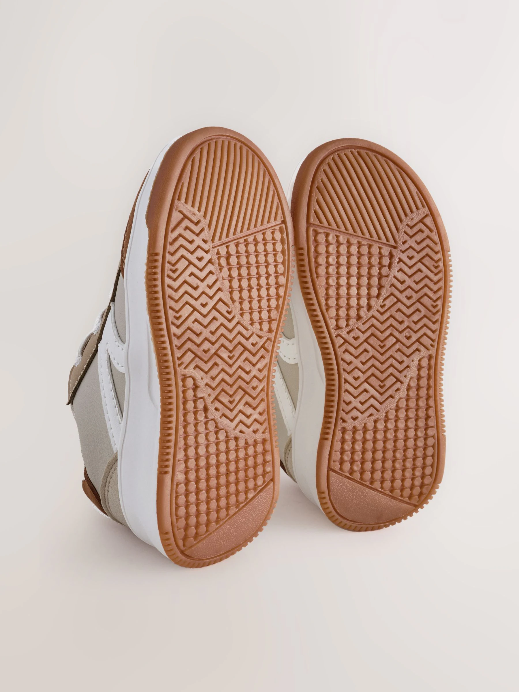 Neutraal - Elastische sportschoenen