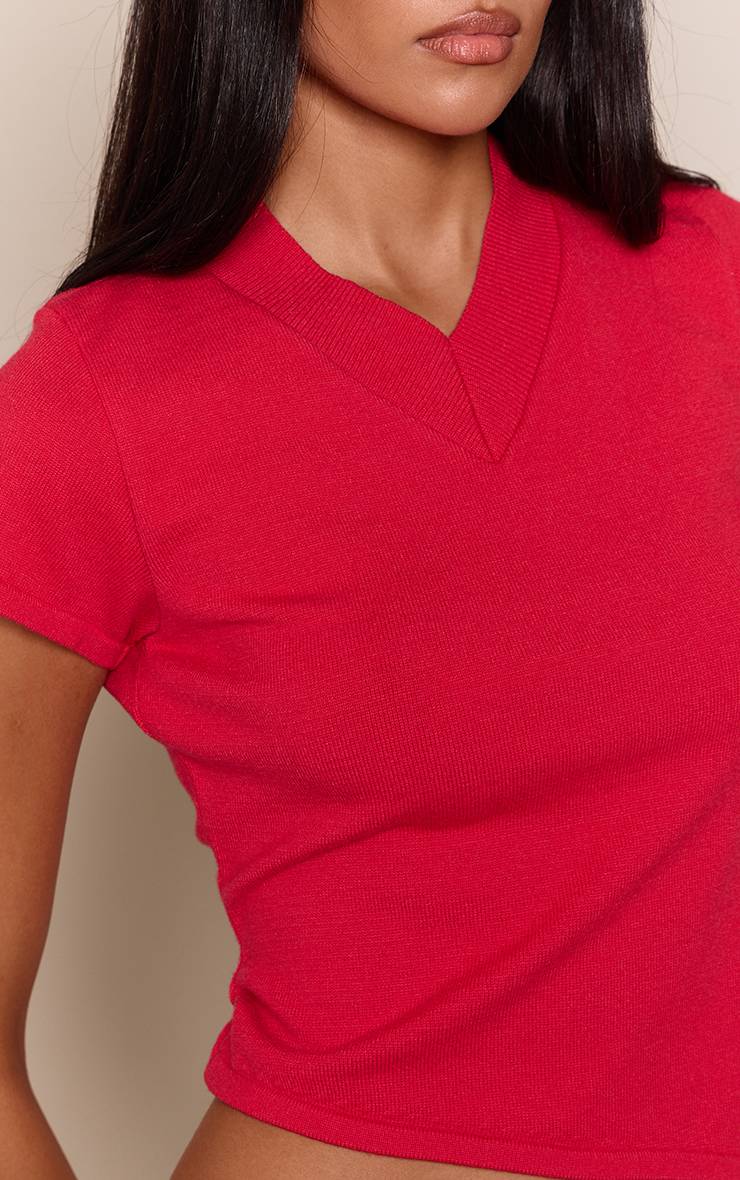 Rouge Haut Tricoté Asymétrique À Col V Haut Et Manches Courtes