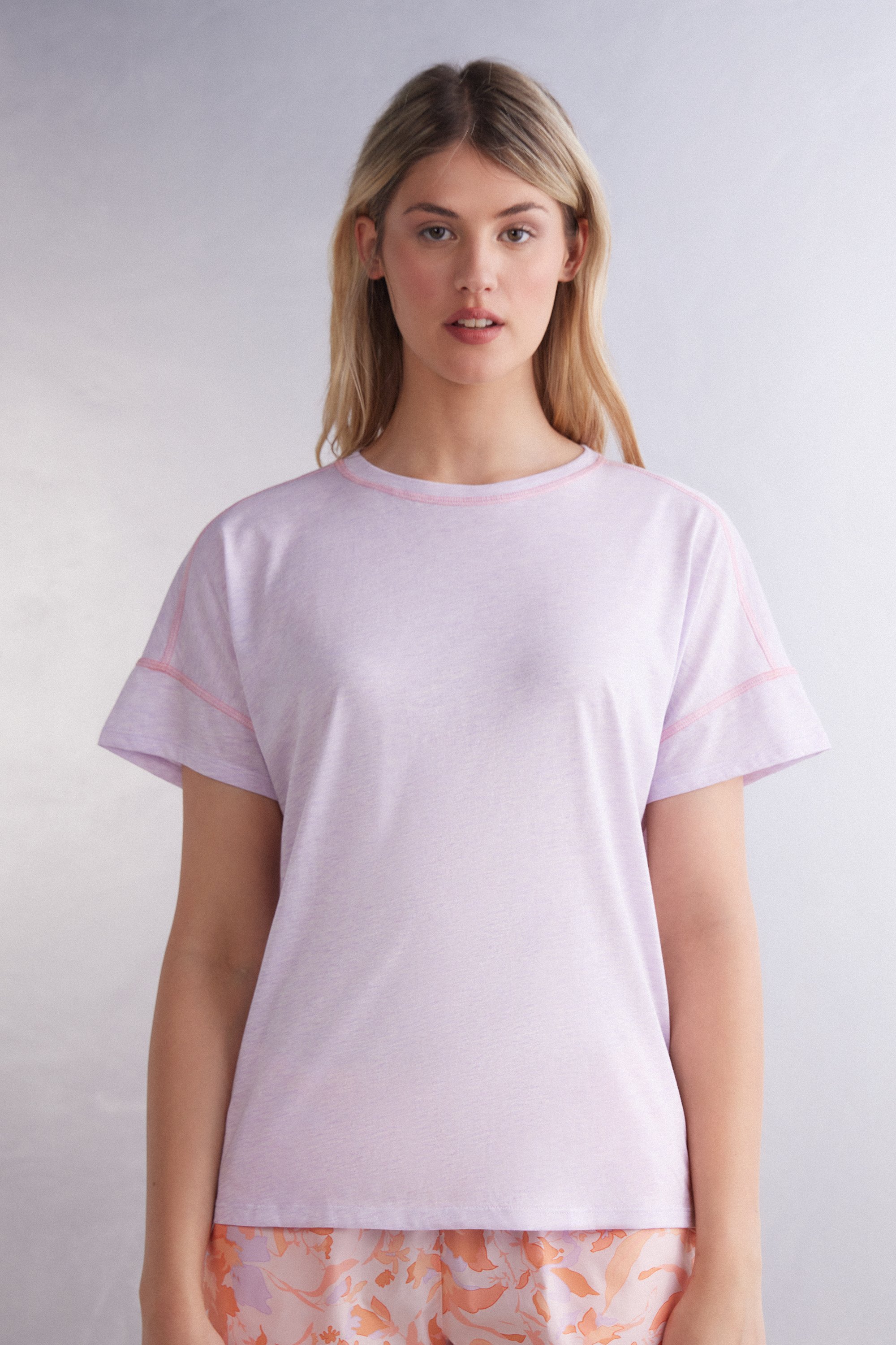 Camiseta de manga curta Supima® Ultra-Cool Cotton, nas cores Íris e Damasco.
