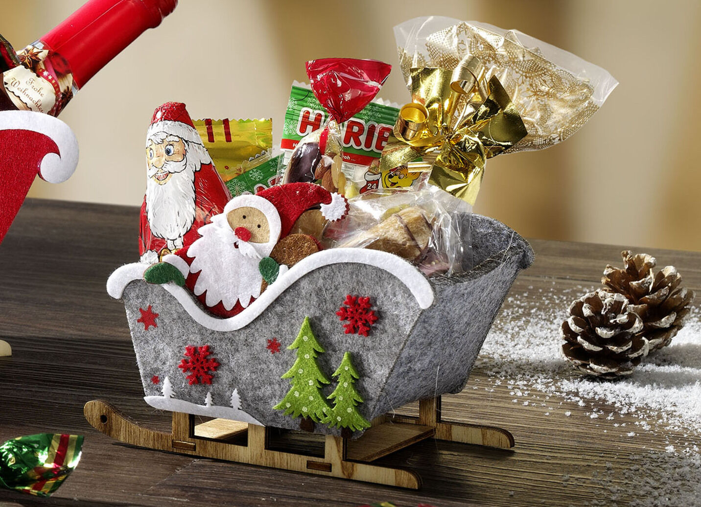 Weihnachts-Schlitten mit Weihnachtsleckereien