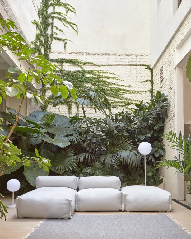Kave Home Dinesh tafellamp oplaadbaar LED zwart