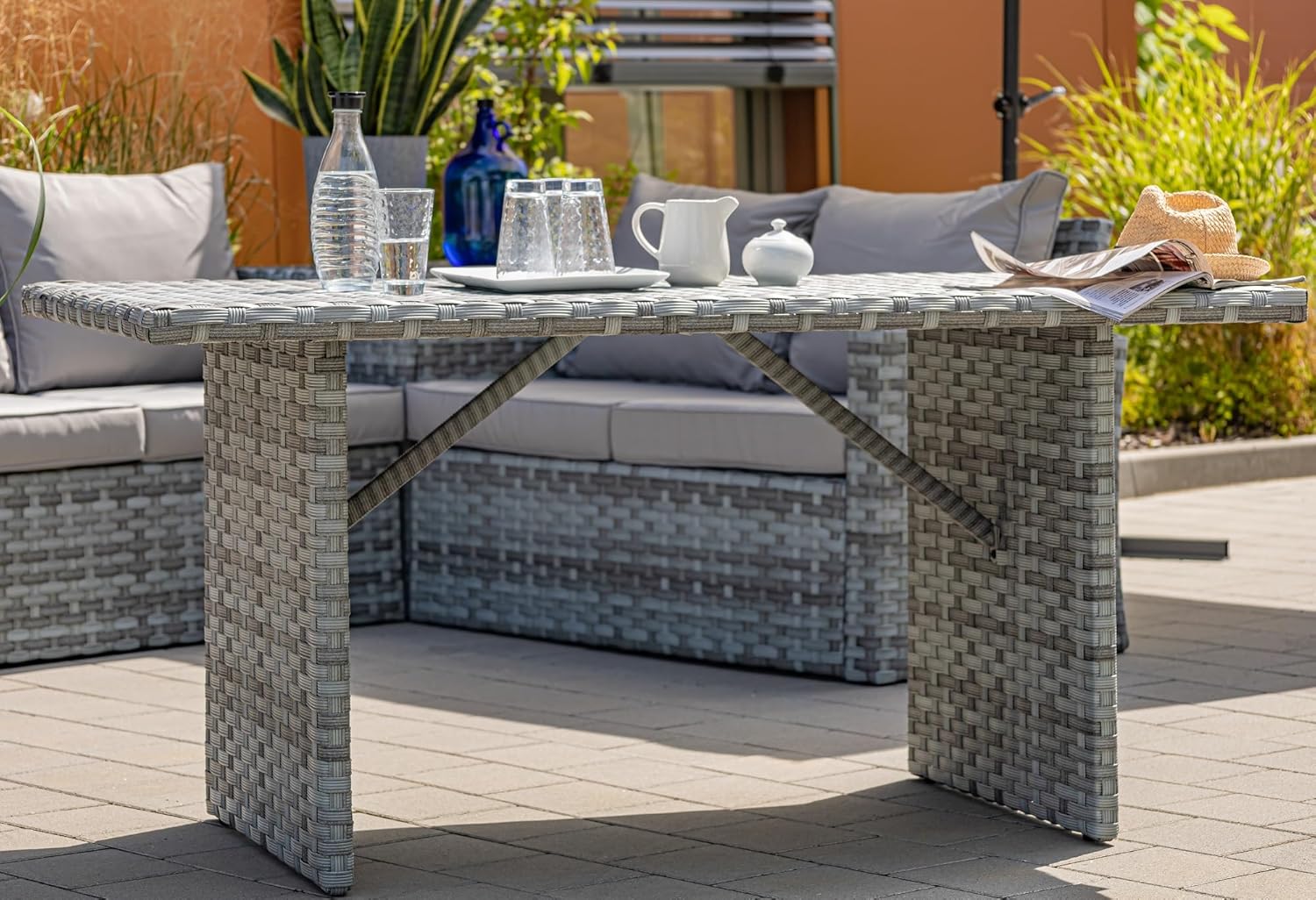 Ondis24 Gartenmöbel Set Hollywood, Sitzgruppe für 8 Personen, Gartenset mit Tisch Schirm Sitzkissen, Balkonmöbel Essgruppe Garten, Lounge Sitzgarnitur