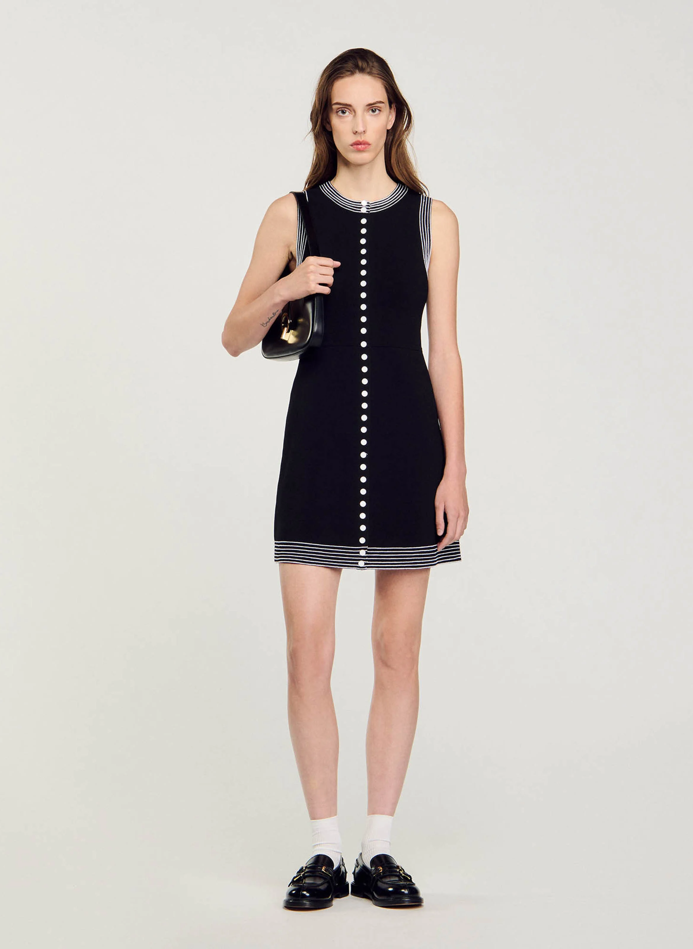 Robe courte col rond| Noir