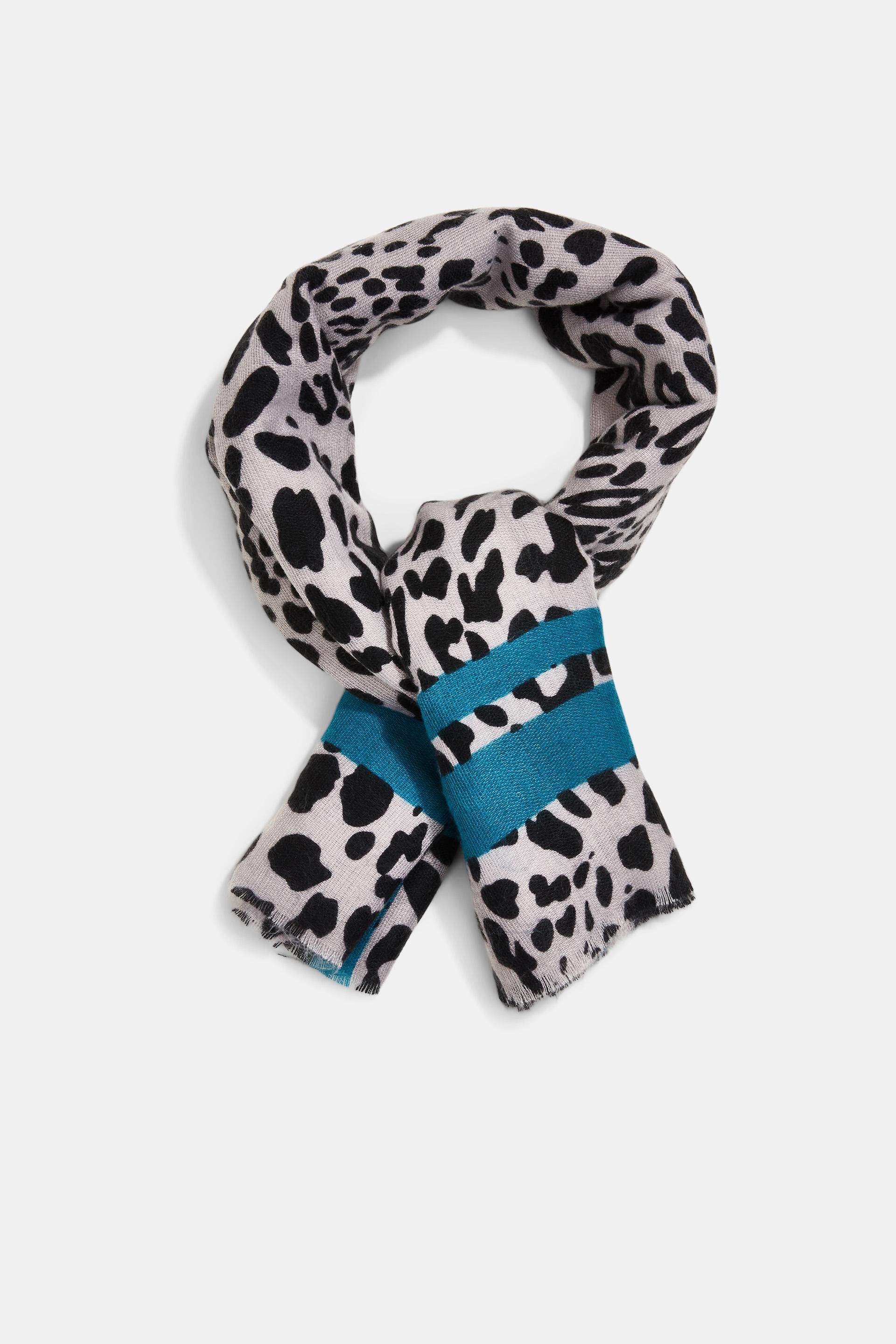 En matière recyclée le foulard au look léopard