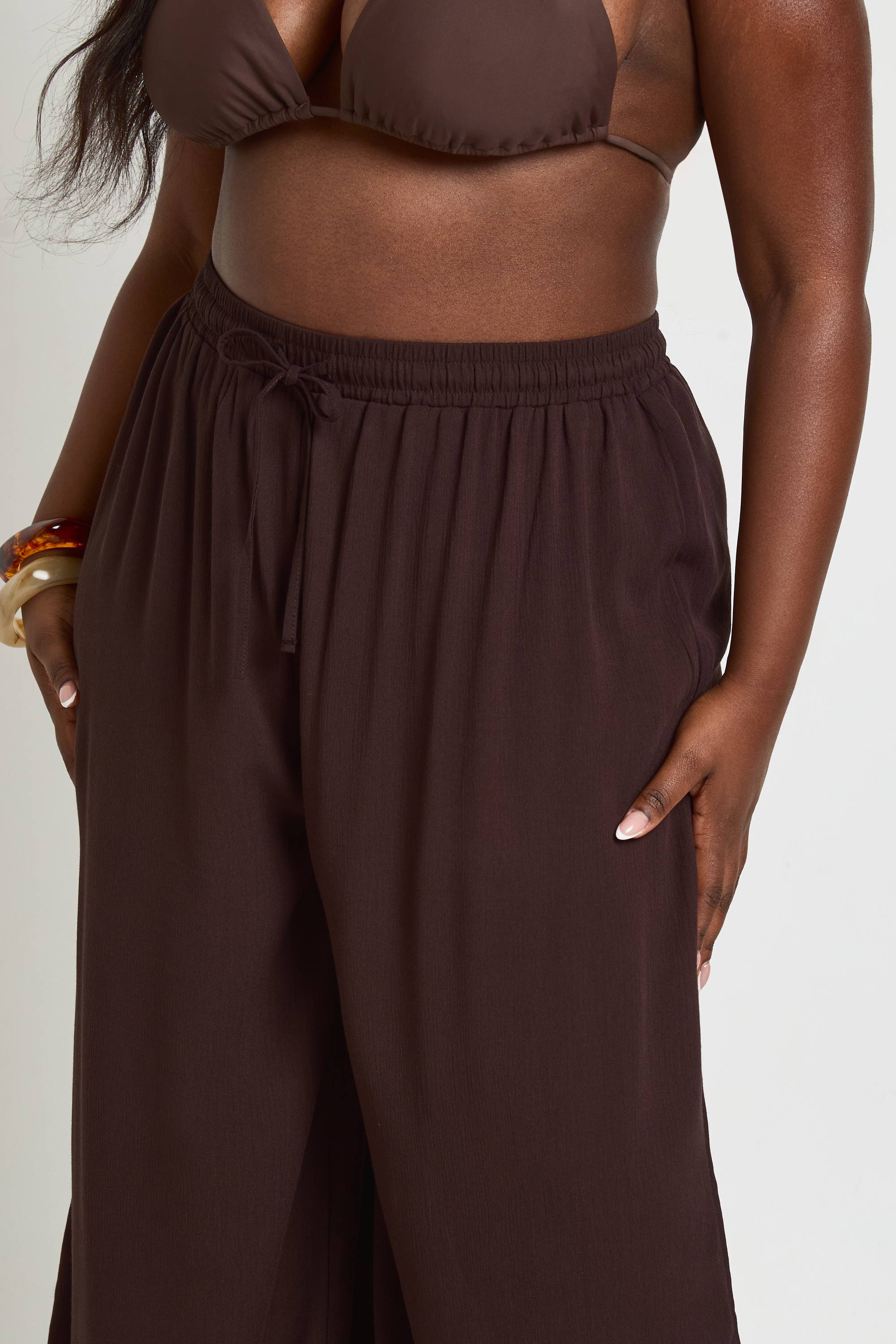 boohoo Pantalon Ample Aspect Lin Plus Essentials