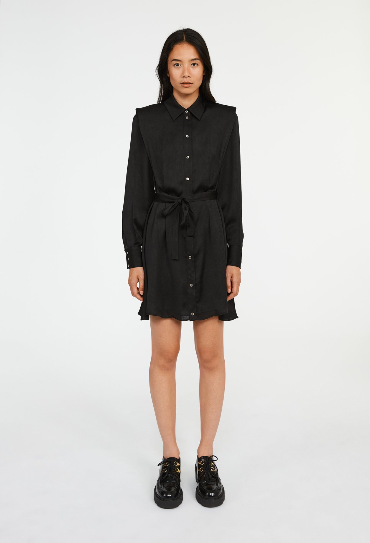 Robe chemise courte ceinturee