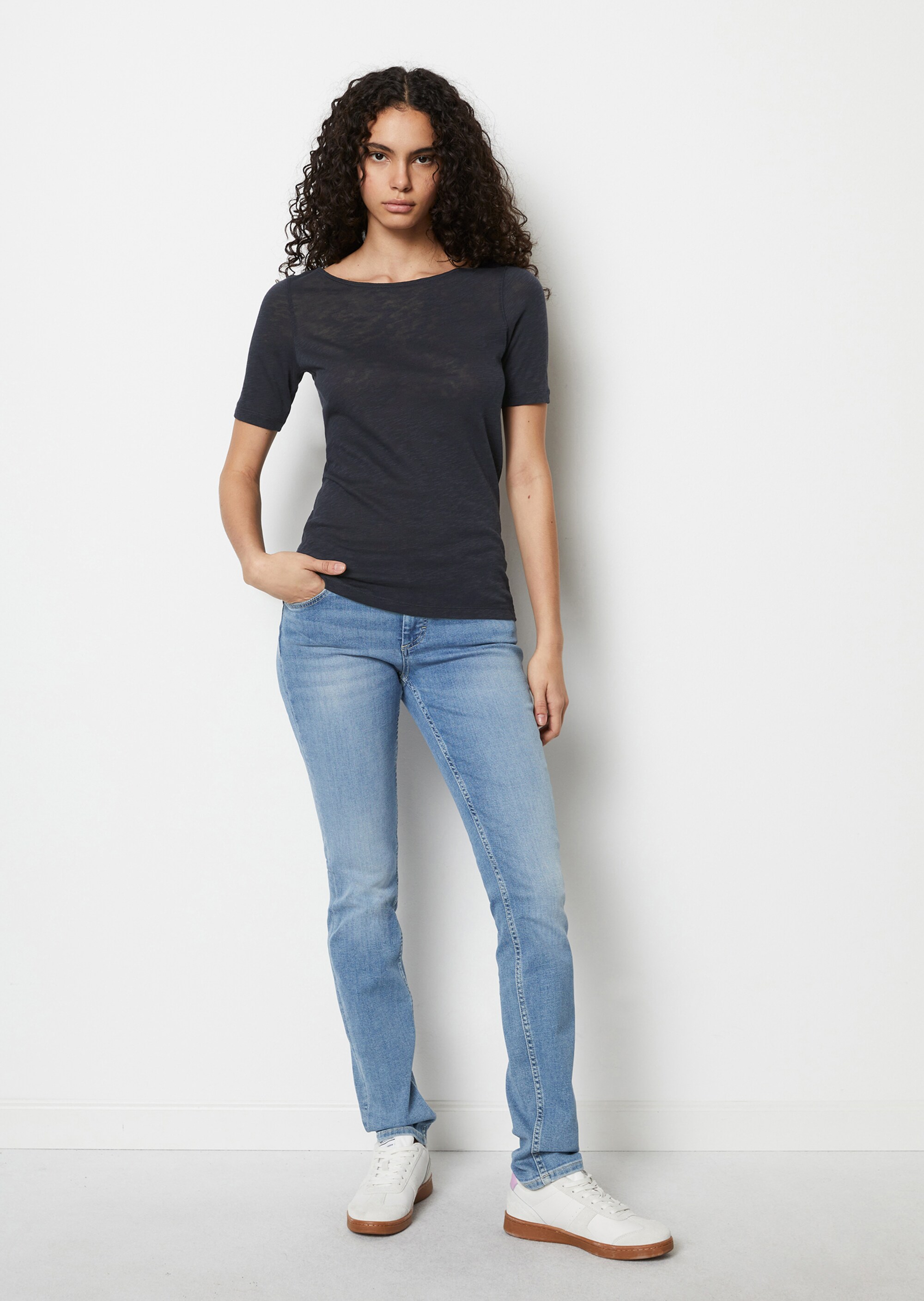 Slub-Jersey-T-Shirt loose mit U-Boot-Ausschnitt