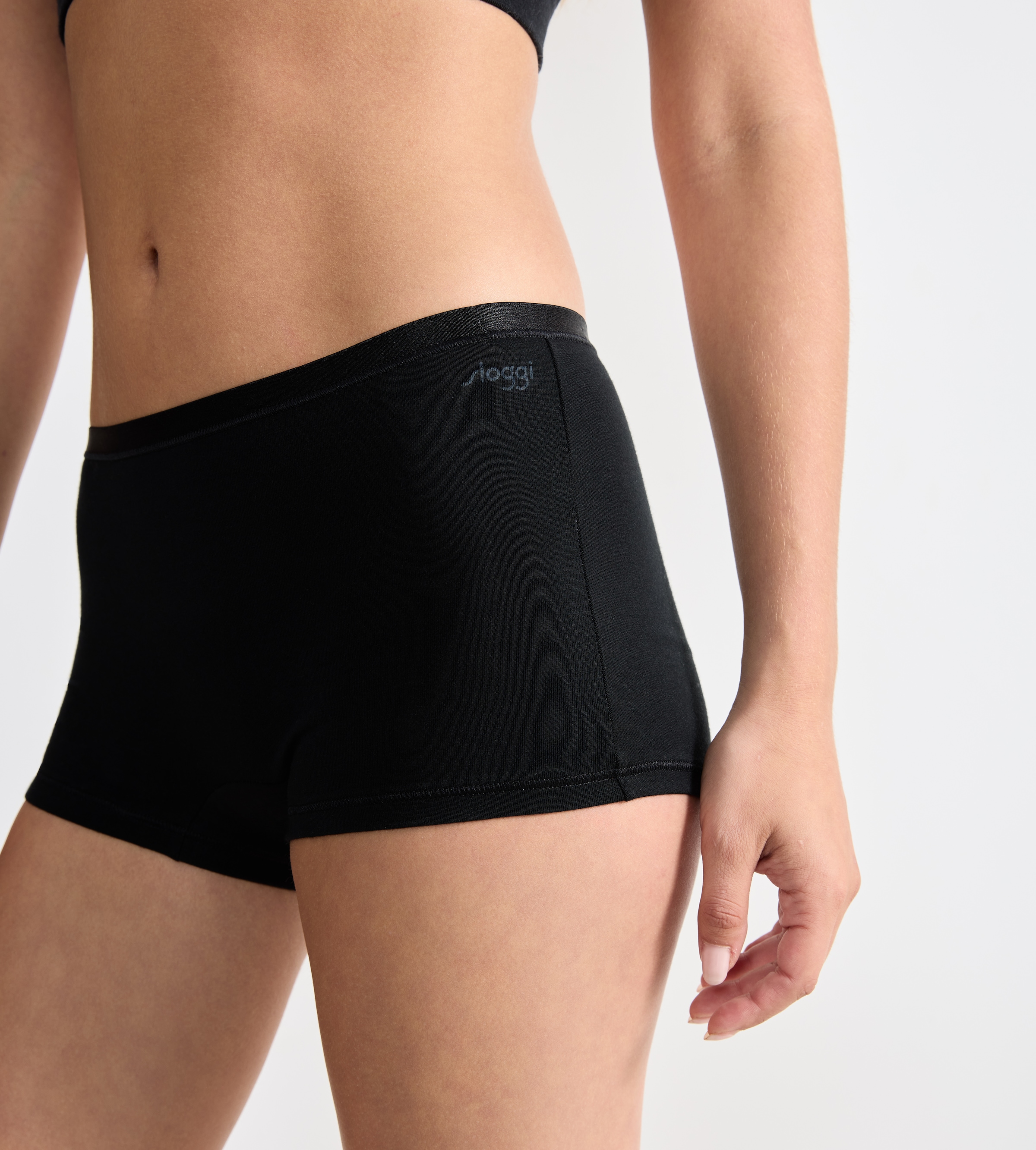 sloggi Panty »GO Daily Cotton«, Glanz-Effekt Details, elastisch, bequem, Baumwollmix
