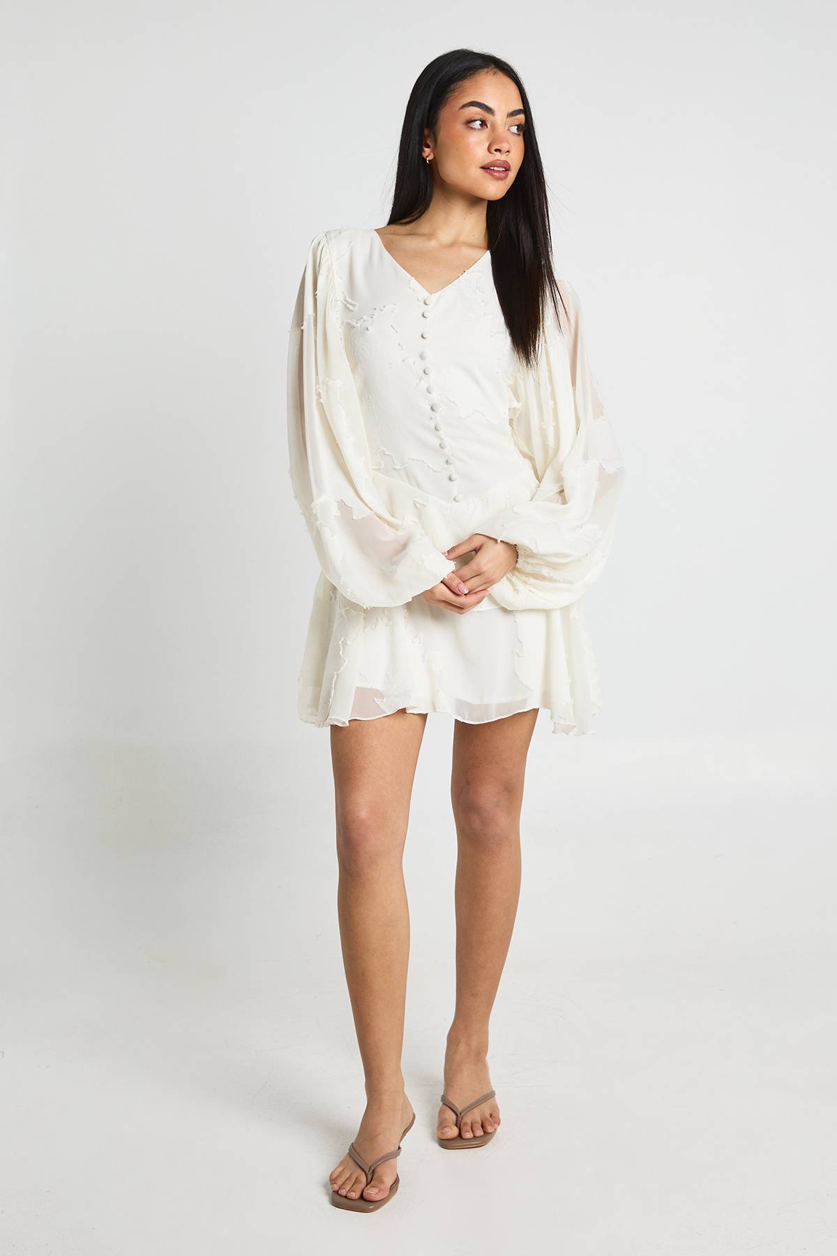 boohoo Robe Mini À Motif Floral Dévoré Avec Manches Volumineuses Et Ourlet À Volants