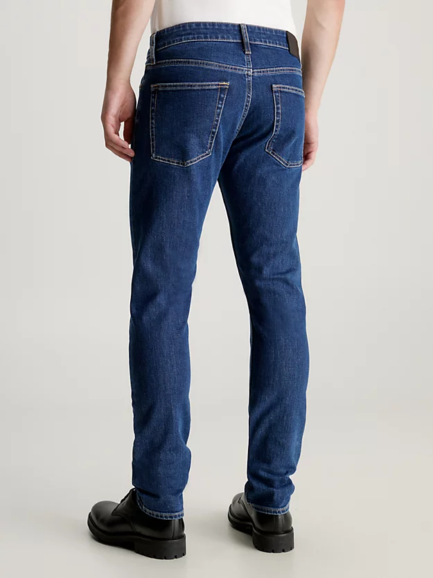 calça jeans justa