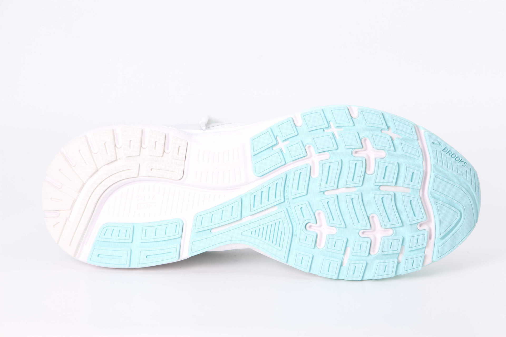 Trace 4 bright white / limpet / black