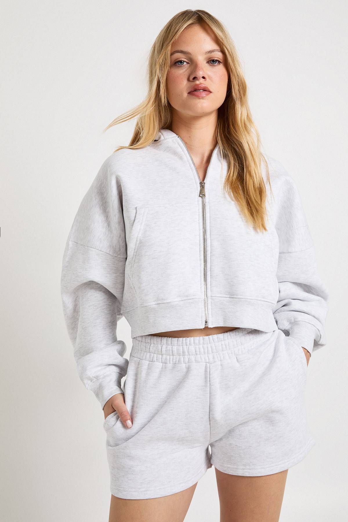 boohoo Short De Jogging Taille Haute Petite Avec Cordon De Serrage Interne