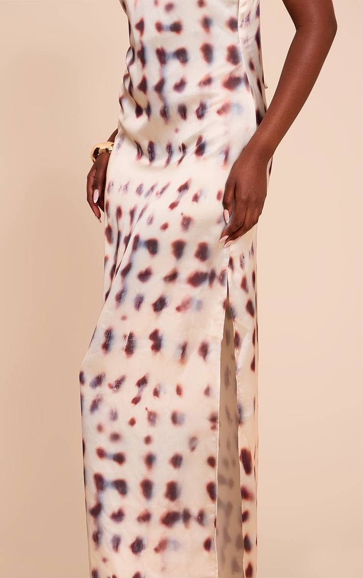 Crème Robe Longue En Satin Imprimé Avec Col Drapé