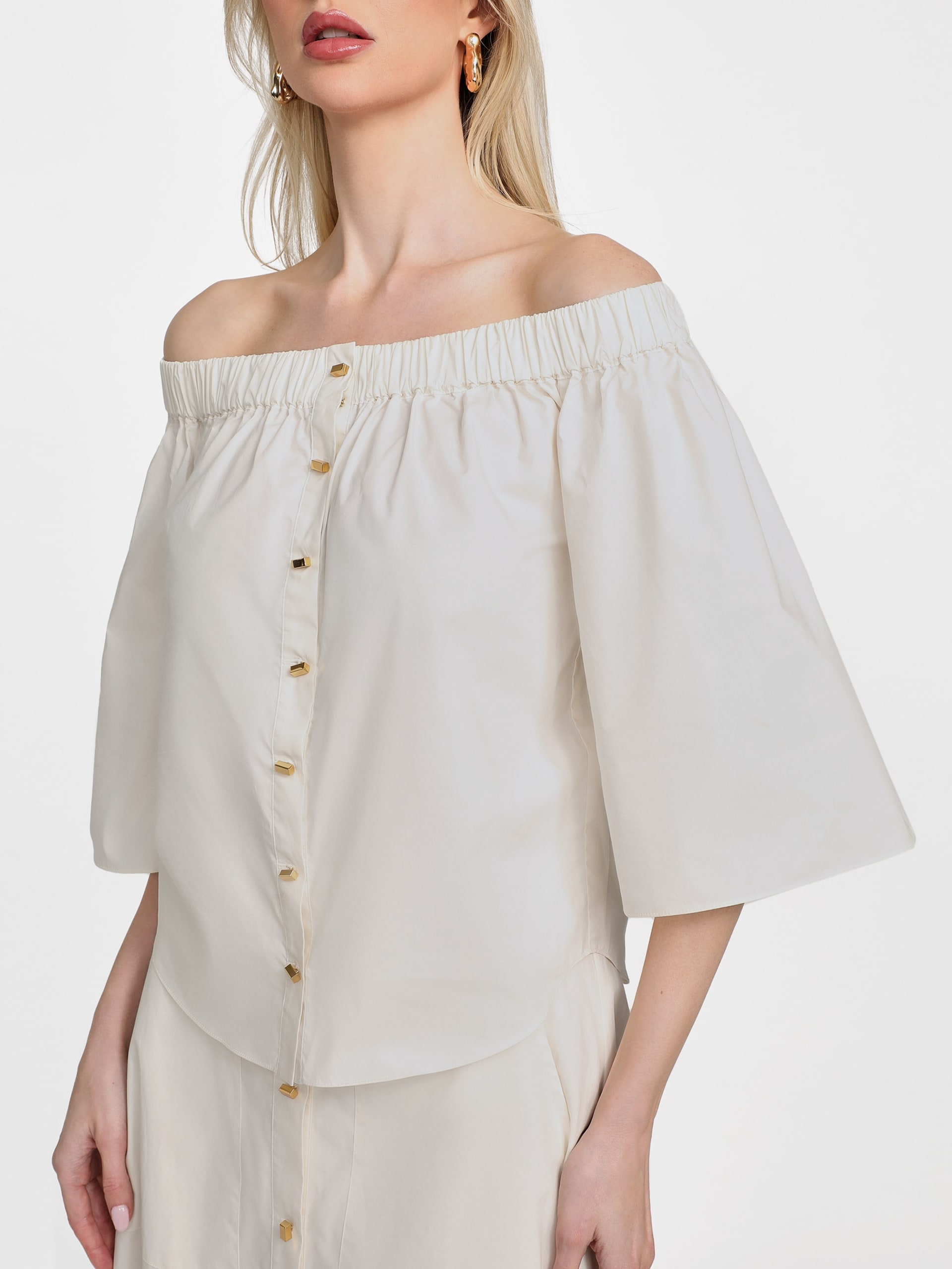 Blusa Pat com ombros à mostra
