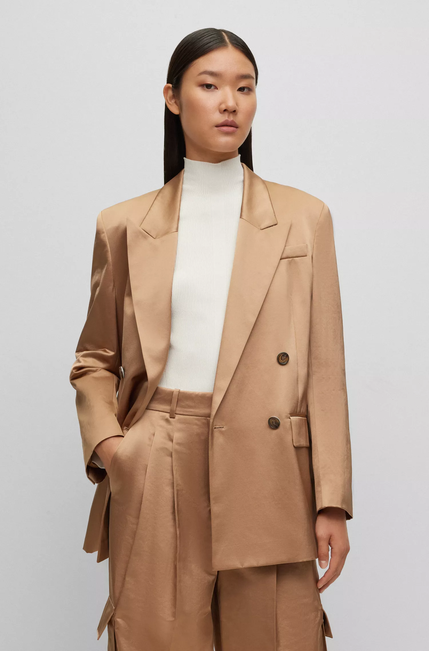 Jaqueta BOSS preta de modelagem oversized em mistura de algodão com efeito amassado.