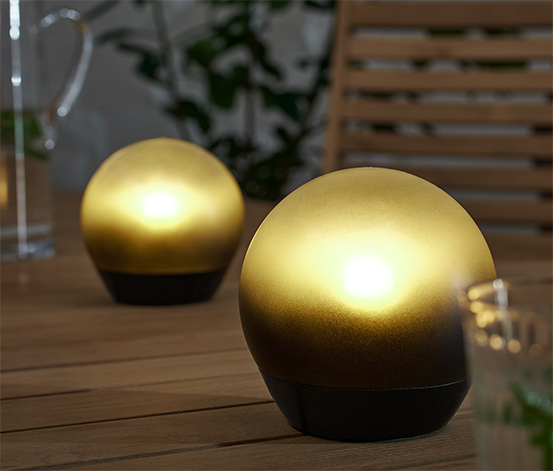 2 LED-Kugelleuchten