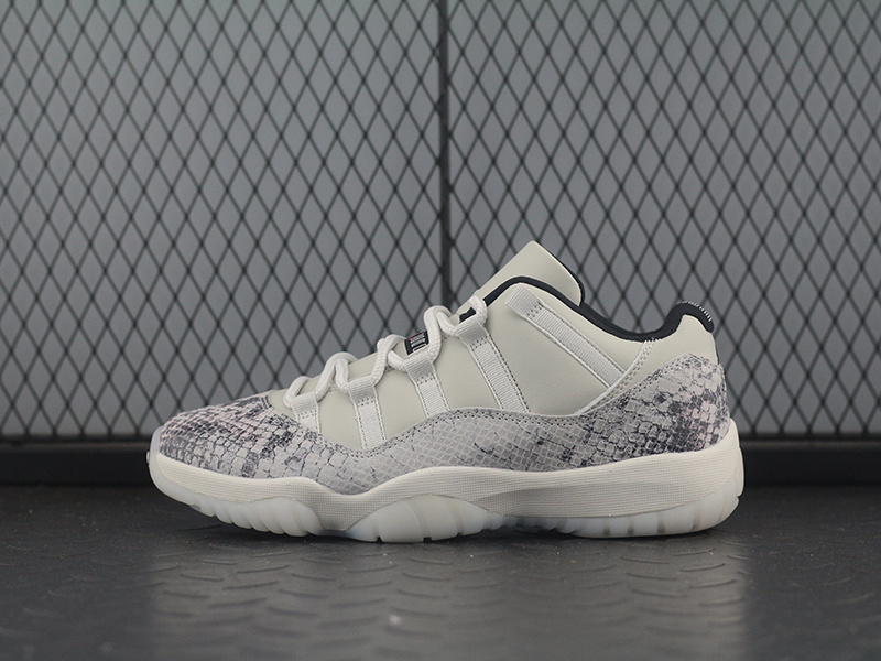 Air Jordan 11 Low SE Snakeskin Light Bone