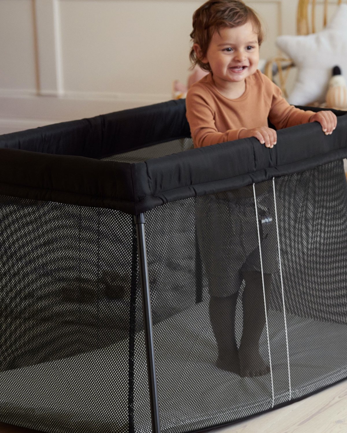 BabyBjörn Reiseseng Baby 0-3år – m/ Madrass, Reisebag og Overtrekkslaken | Travel Crib Light