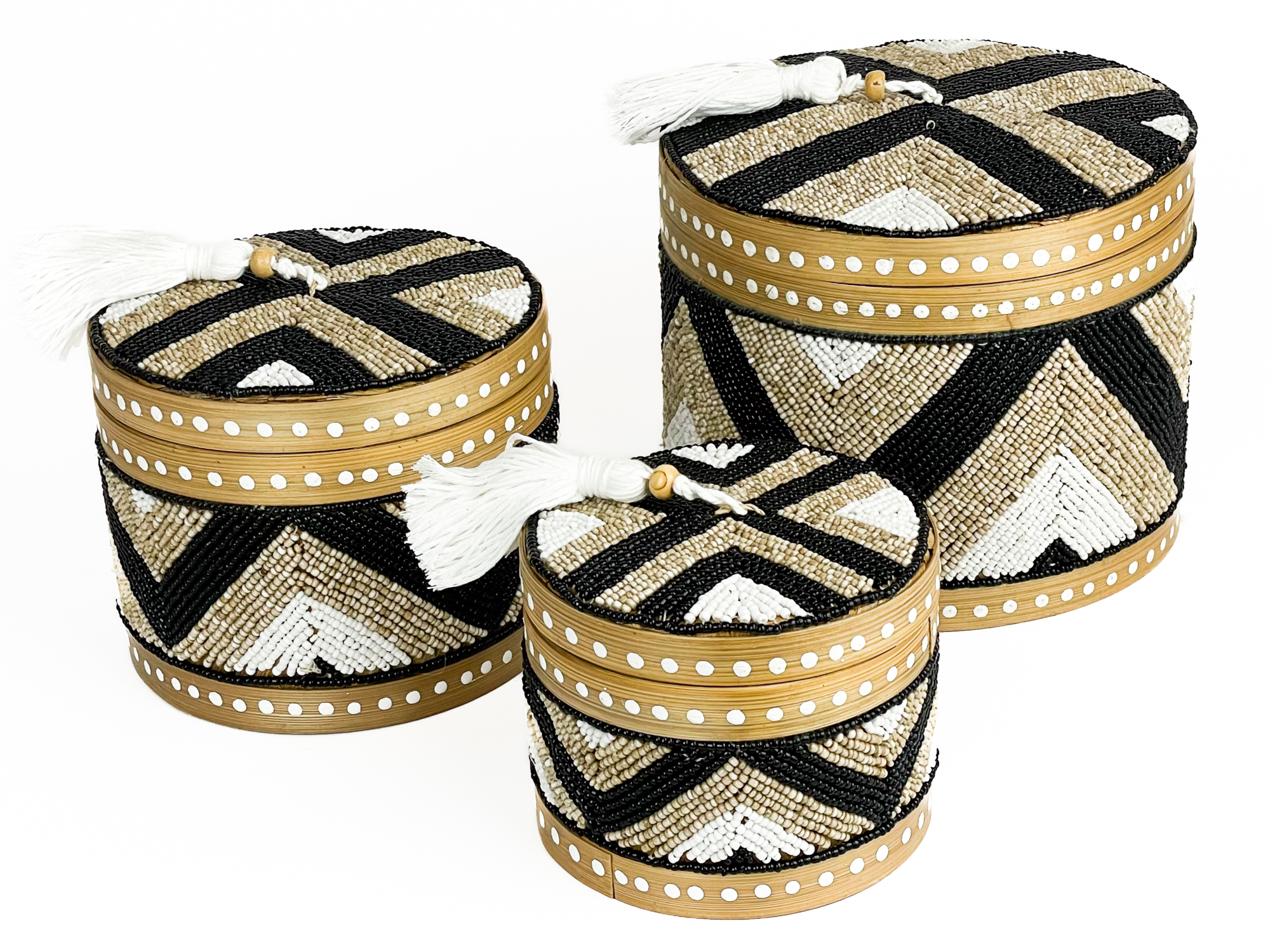 Offermanden Bamboe kraaltjes rond - set van 3 Set offermanden kraaltjes rond zwart/creme/wit