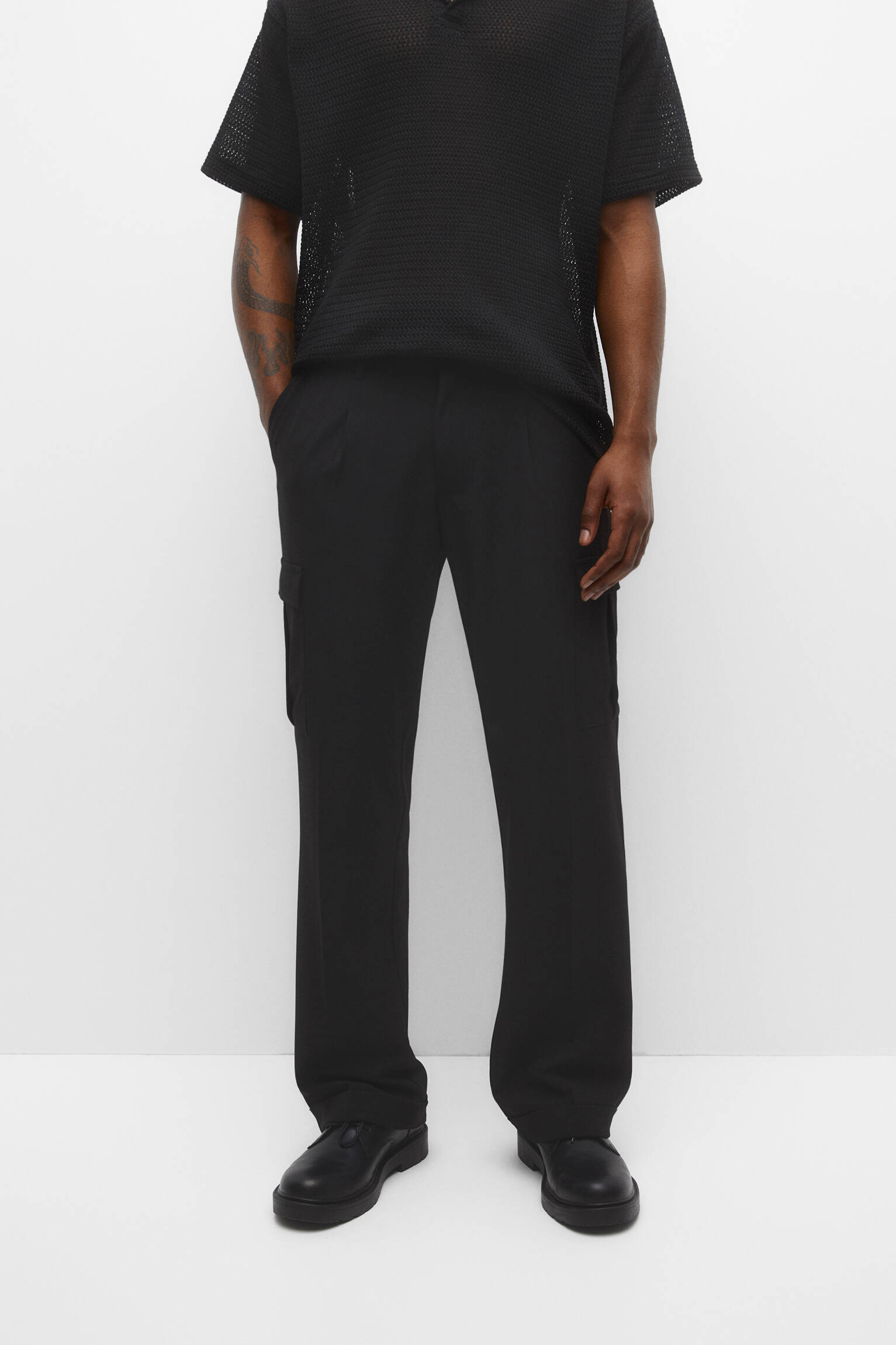 CALÇA CARGO AJUSTADA - PRETA