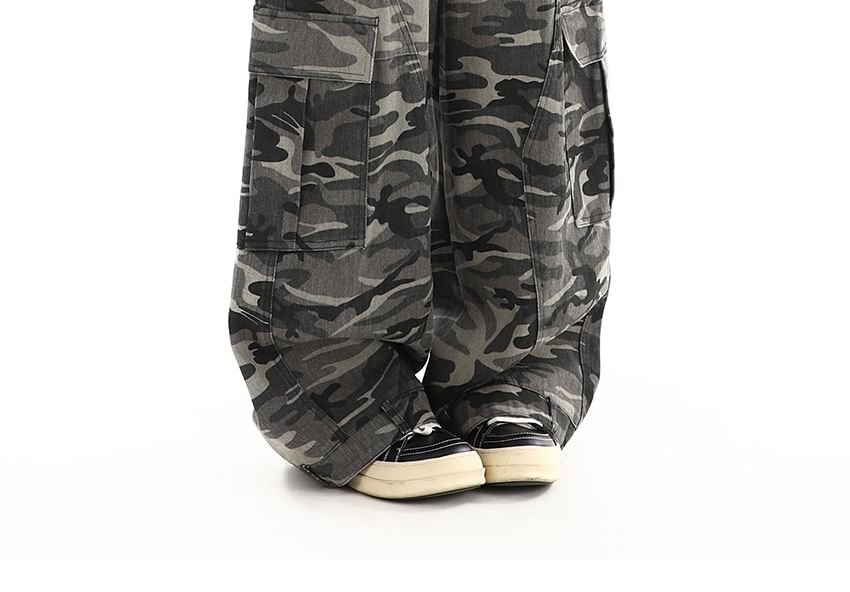 Elyou - Low Rise Camo Print Washed Wide Leg Cargo Pants