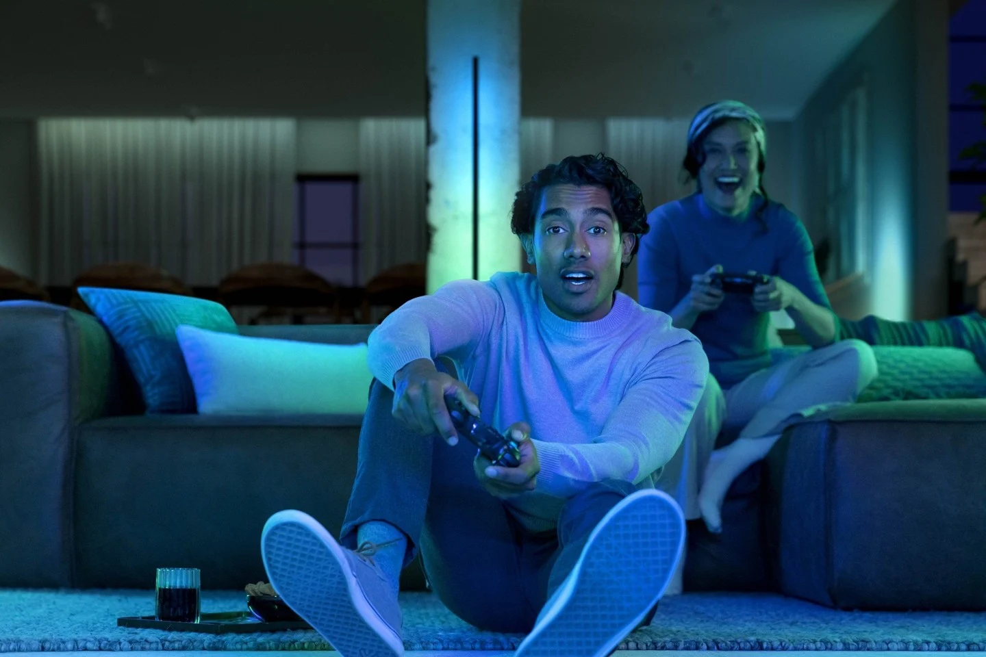 Philips Hue - 2x Signe Gulvlampe - 1x Bridge 2.1 - Bundle