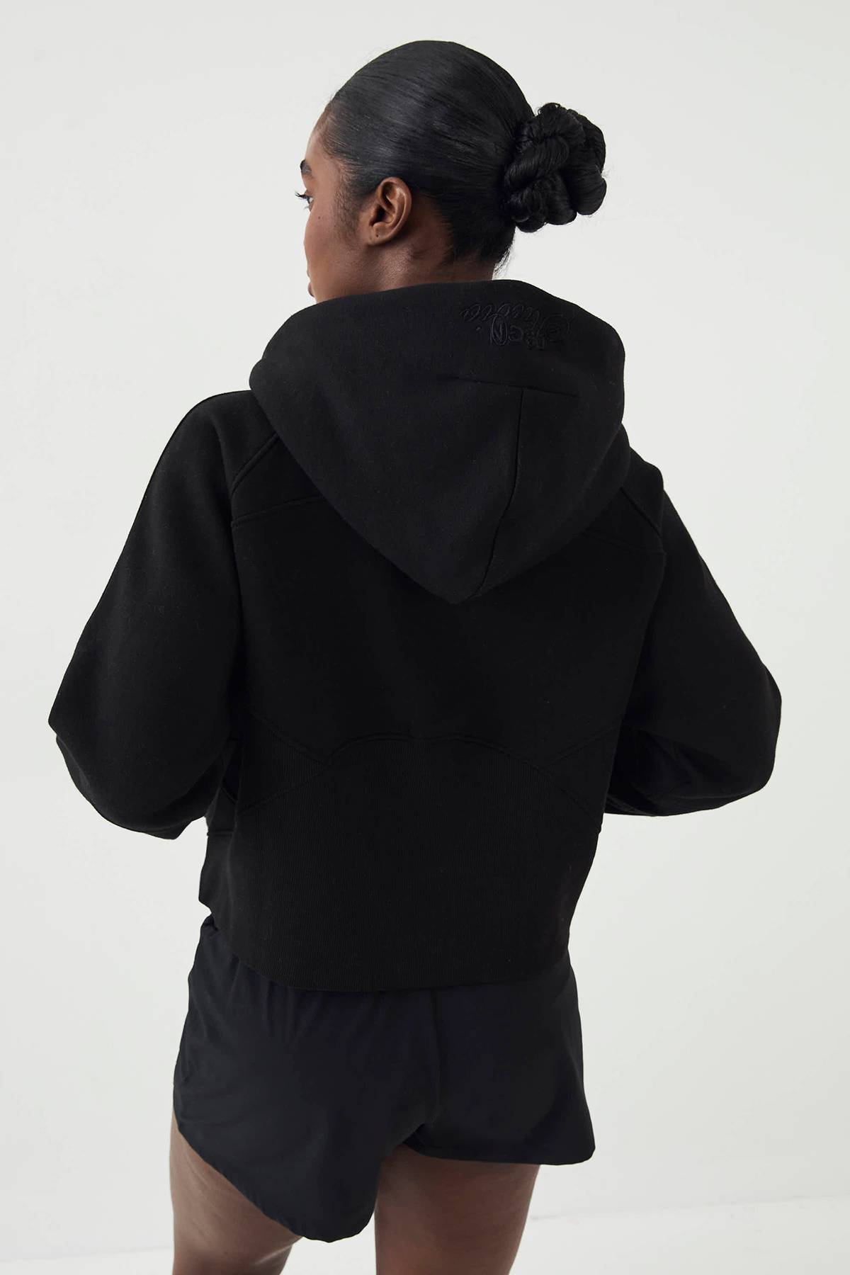 Sweat à Casynthétiqueche Demi-Zip à Panneaux Côtelés DSGN Studio