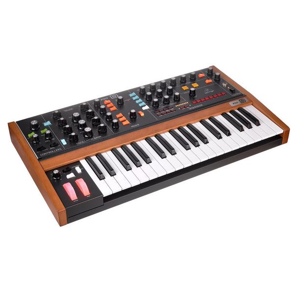 Behringer Poly D