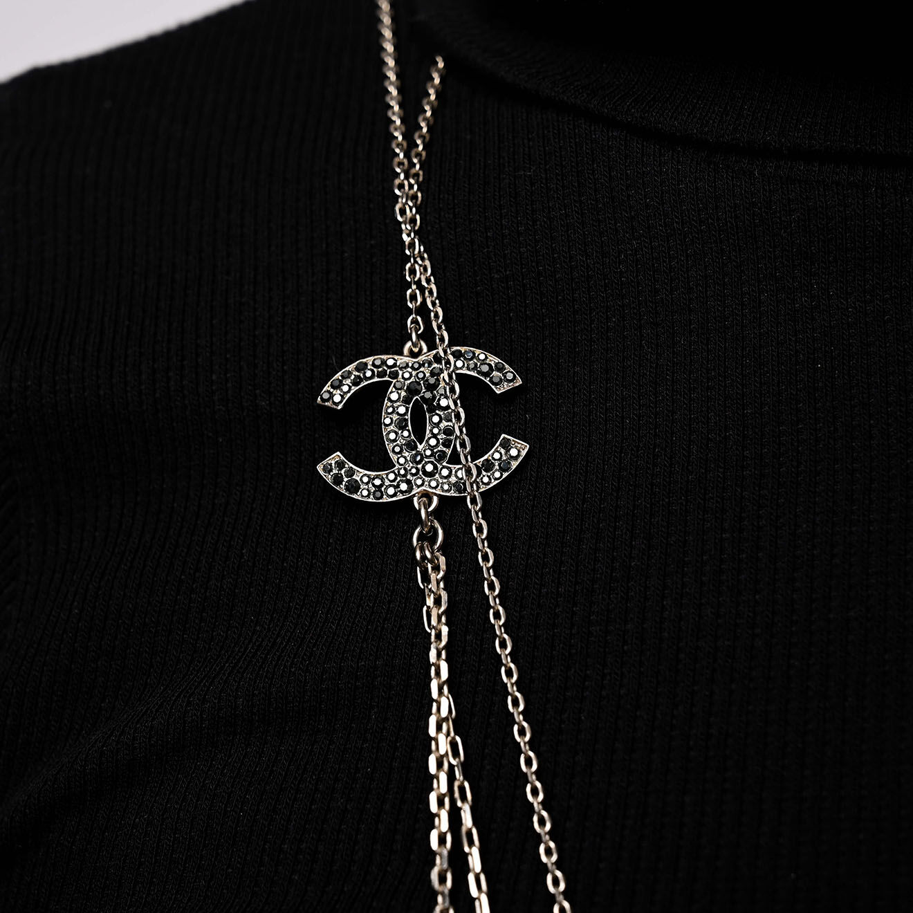 Chanel Collier en Toile & Strass argenté - Neuf sans étiquette