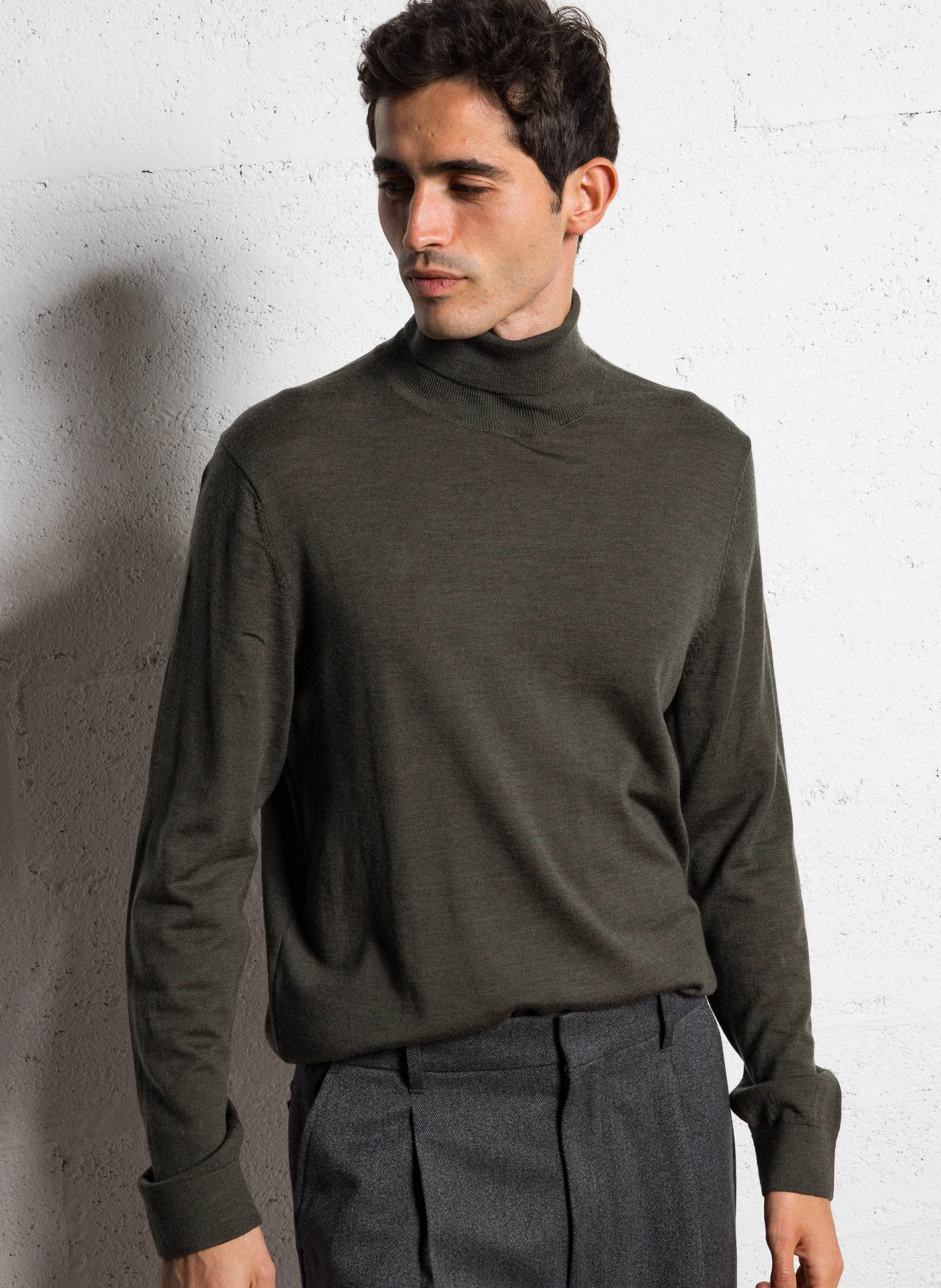 TRAY - Col roulé regular-fit en laine mérinos | Vert