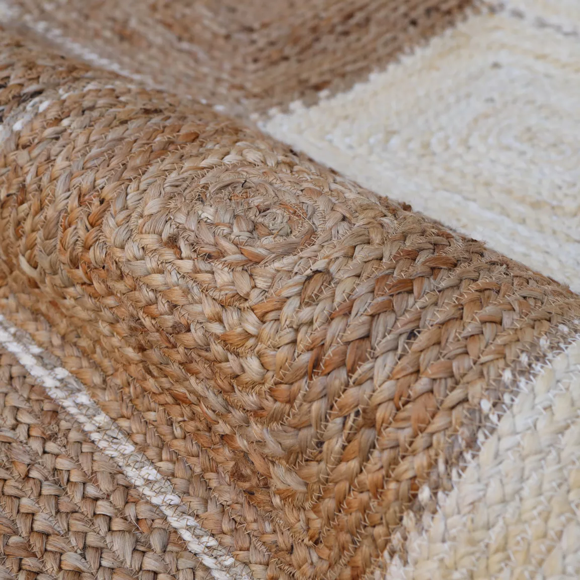 Tapis de salon rectangulaire jute tressée main (160 x 230 cm) Advay Beige