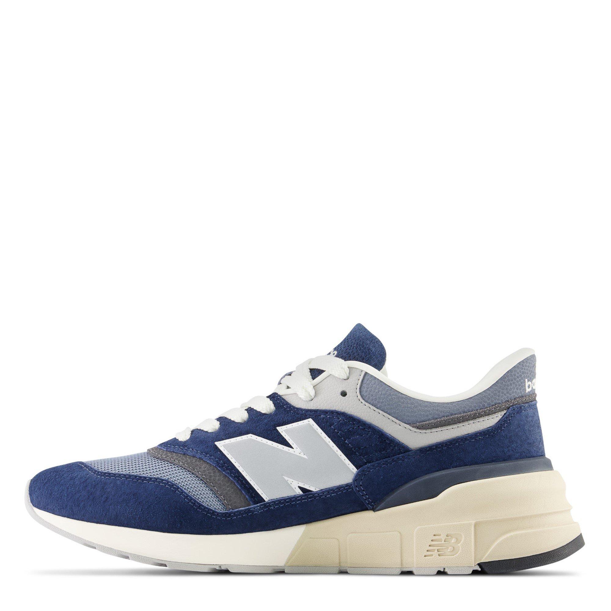 New Balance 977R Trainers