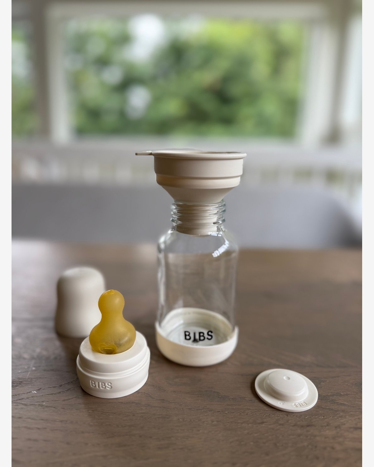 BIBS Tåteflaske i Glass med silikonbunn | Komplett Sett – 120ml