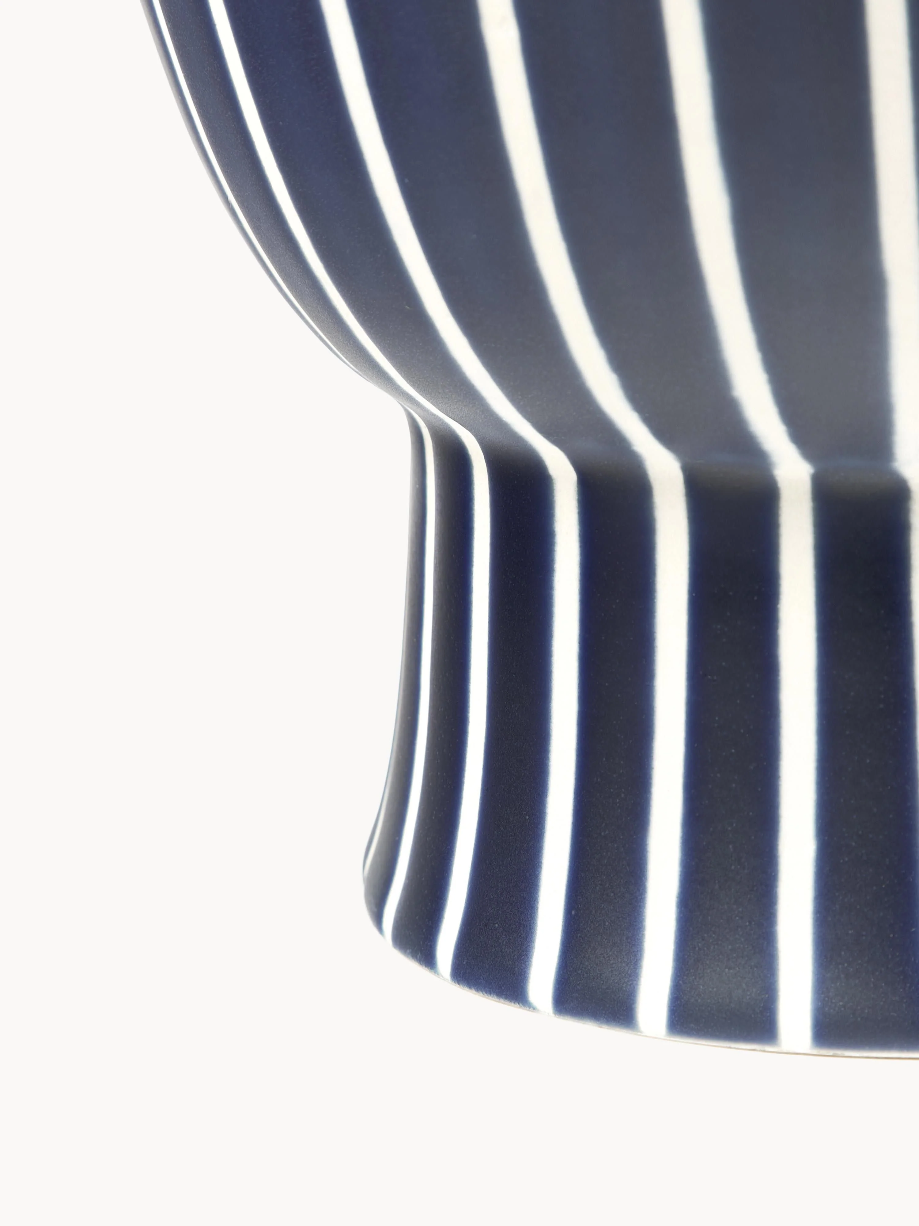 Handbeschilderde plantenpot Elio