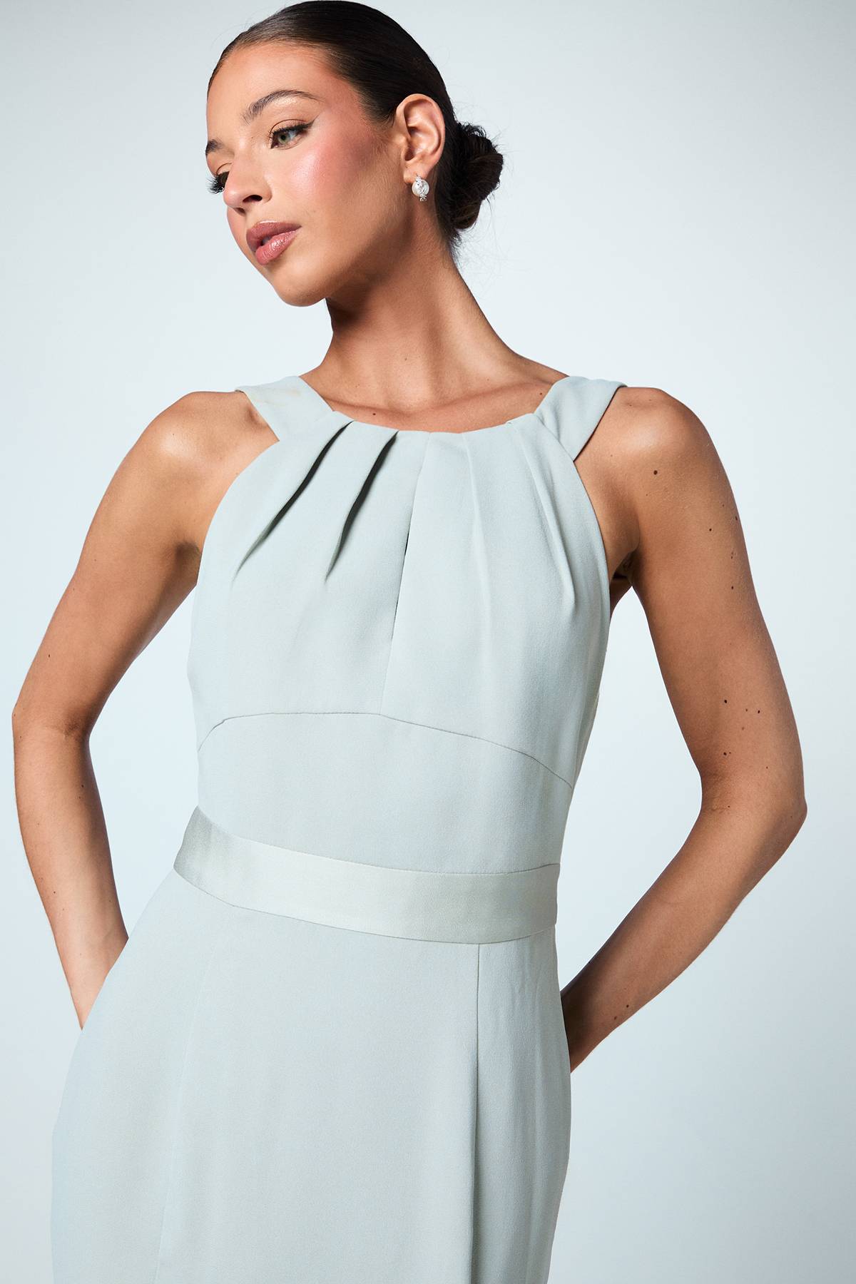 Coast Robe de Demoiselle d'Honneur en Satin à Col Licou avec Détail de Nœud au Dos