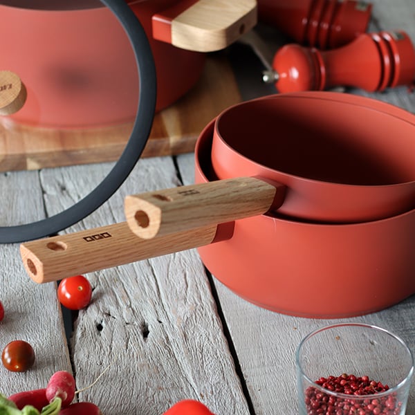 Casserole Ector induction aluminium revêtu manche en bois 20 cm rouge
