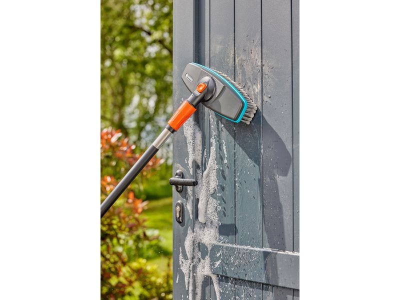 GARDENA Cleansystem Wasch-Set mit Stiel soft Set für die blitzblanke Nassreinigung – mit Stiel, Stielbürste und Reinigungstabs