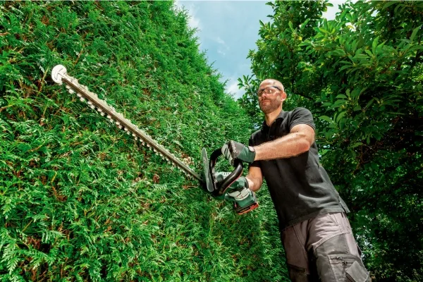 Metabo AHS 18-65 V - Hæktrimmer - ledningfri - 18 V - intet batteri - 2700 spm - 65 cm - 63 cm - Skærekapacitet 18 mm - 3.9 kg