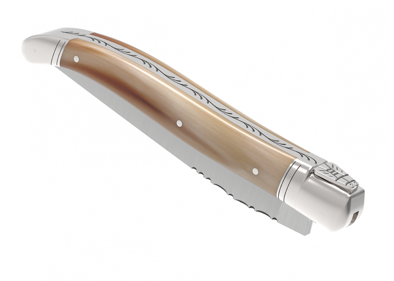 Couteau Laguiole avec un manche en pointe de corne blonde et 2 mitres en acier inoxydable