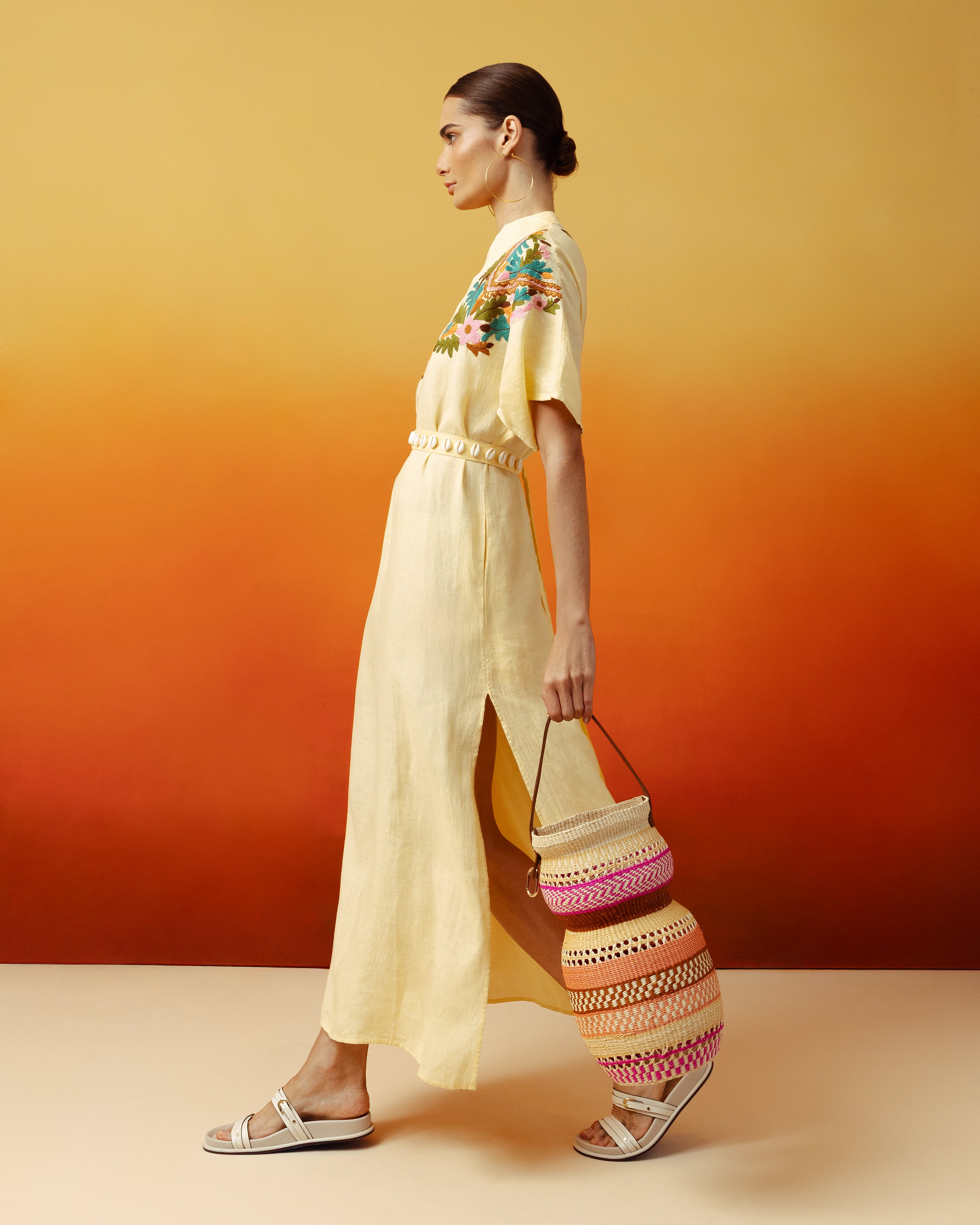 Kaftan brodé à la main